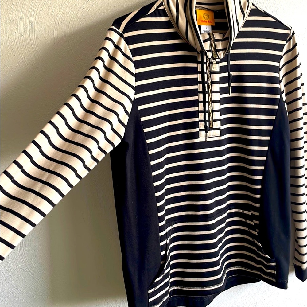 Ruby Rd. Quarter Zip Sweatshirt Size S